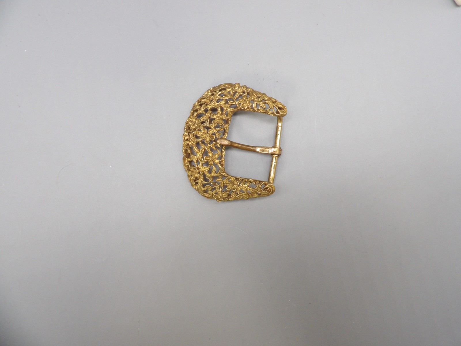 Belt Buckle, Ladies Vintage Filigreed 3&Prime; x 2 1/2&Prime; Fits 1 1/2&Prime; Wide Belt. Brass.