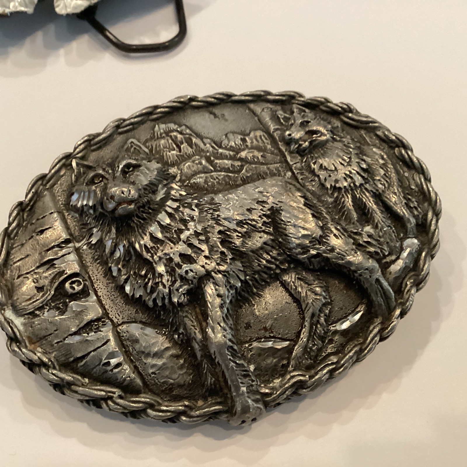 Men’s Belt Buckle Lot (3) – Arrowhead, BiCentennial Comm. Coins , Wolf Pack