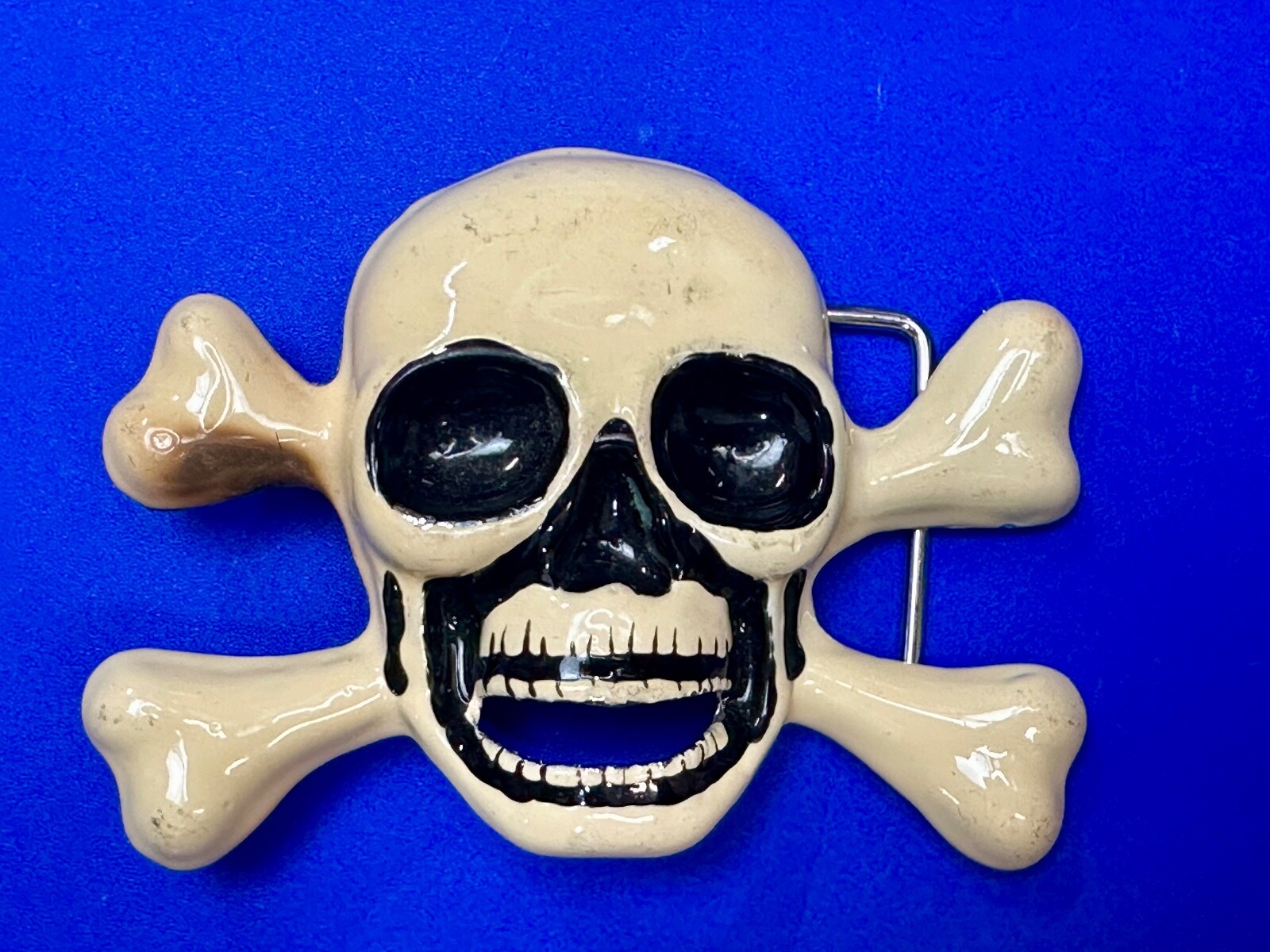 Skull And Crossbones – Silver & Black Enameled Cutout Belt Buckle By Fl&R