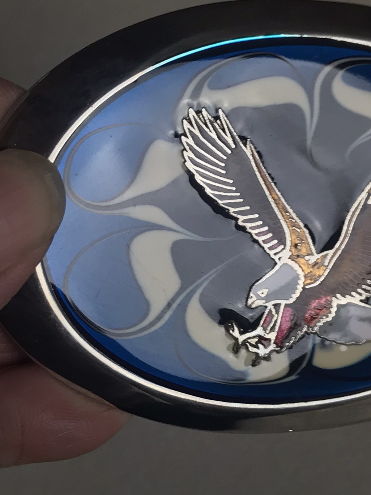 SILVER TONE BELT BUCKLE ENAMELED EAGLE BLUE CREAM SWIRL BACKGROUND