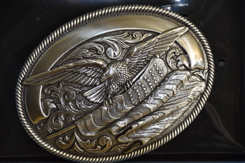 Nocona Western Mens American Eagle God Bless America Flag New in Box 4&Prime;x3&Prime; Oval