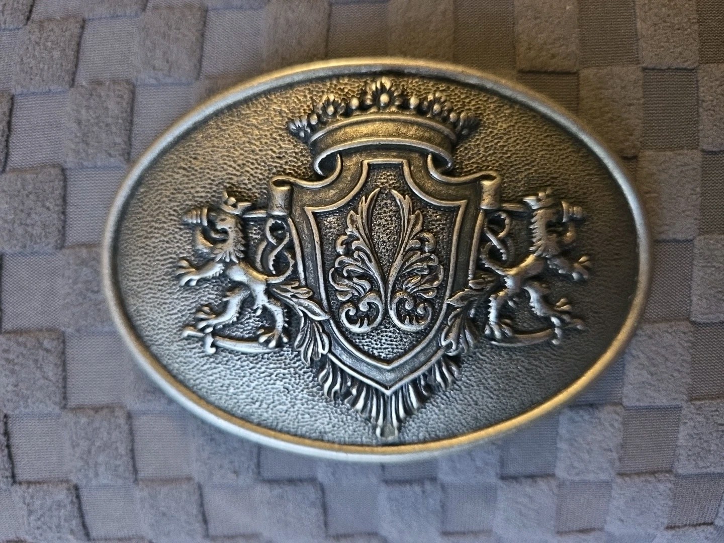 Nocona Belt Co. Mens Royal Crest With Lions Oval Belt Buckle