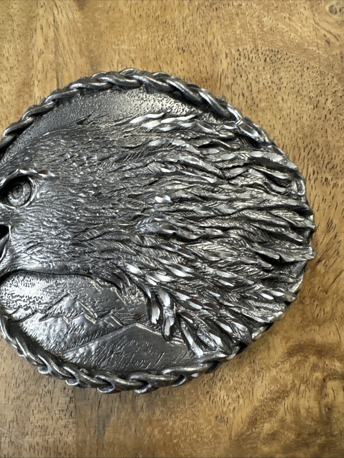 AMERICAN EAGLE HEAD ATTACKING BEAK SILVER COLOR VINTAGE 1993 EGE BELT BUCKLE USA
