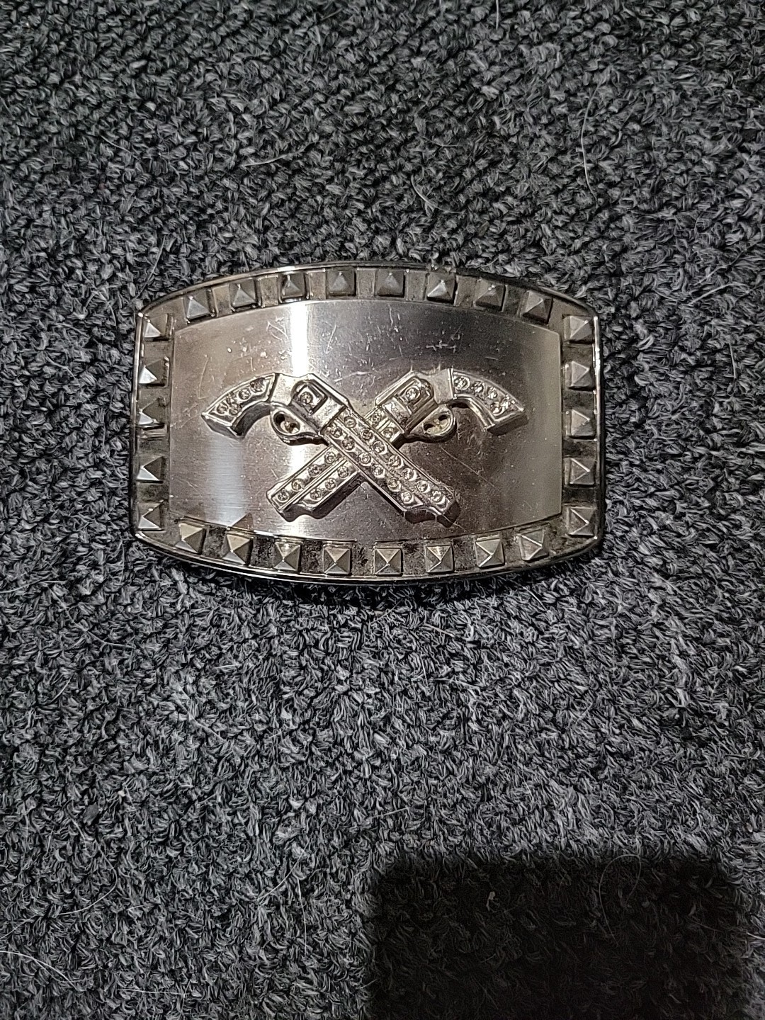 Great/Fun/Fashionable Belt Buckle Cross Guns Rhinestone Flare Silvertone Western