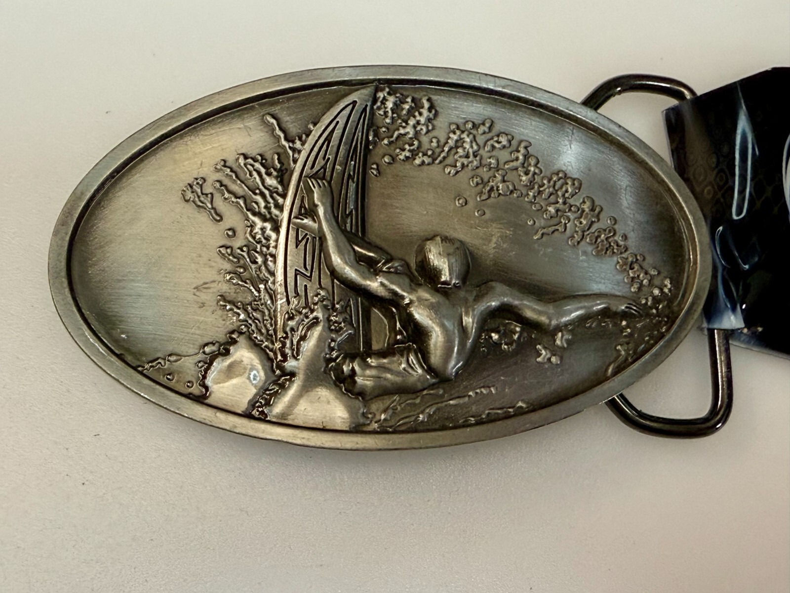 Surfing Surfers Crashing Ocean Wave NOS Silver Moon 2005 Mens Belt Buckle