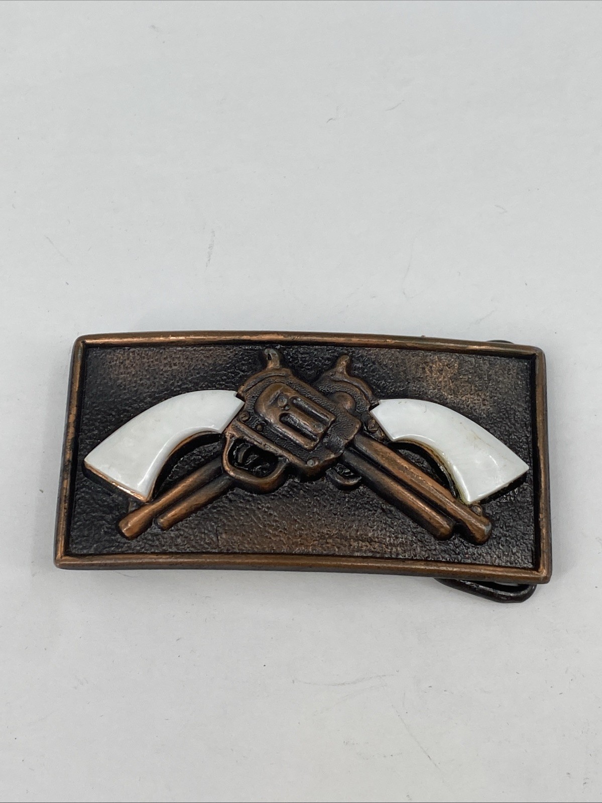 Copper Color Western 3&Prime; Belt Buckle Revolver Guns Rodeo Cowboy Cowgirl Unisex