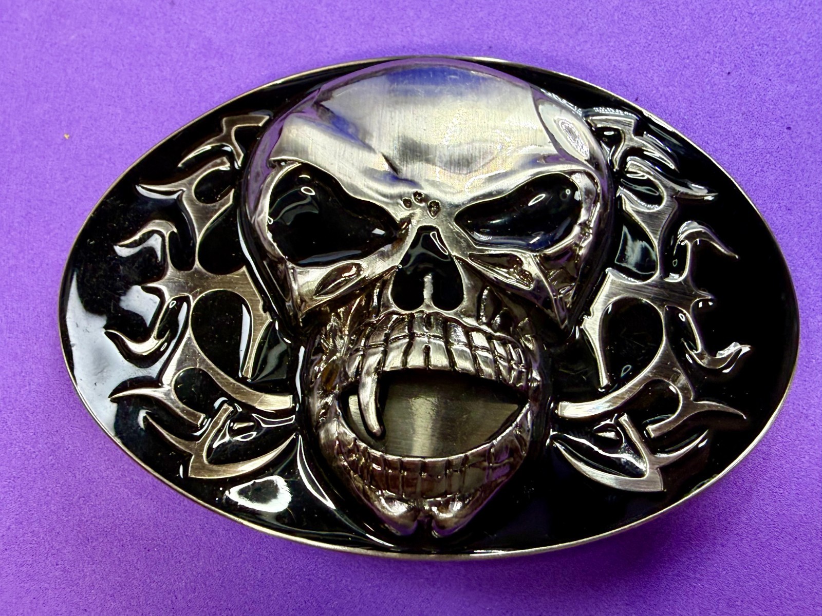 Creepy Flaming Vampire Skull with Fang Gothic Punk Pre Loved Belt Buckle