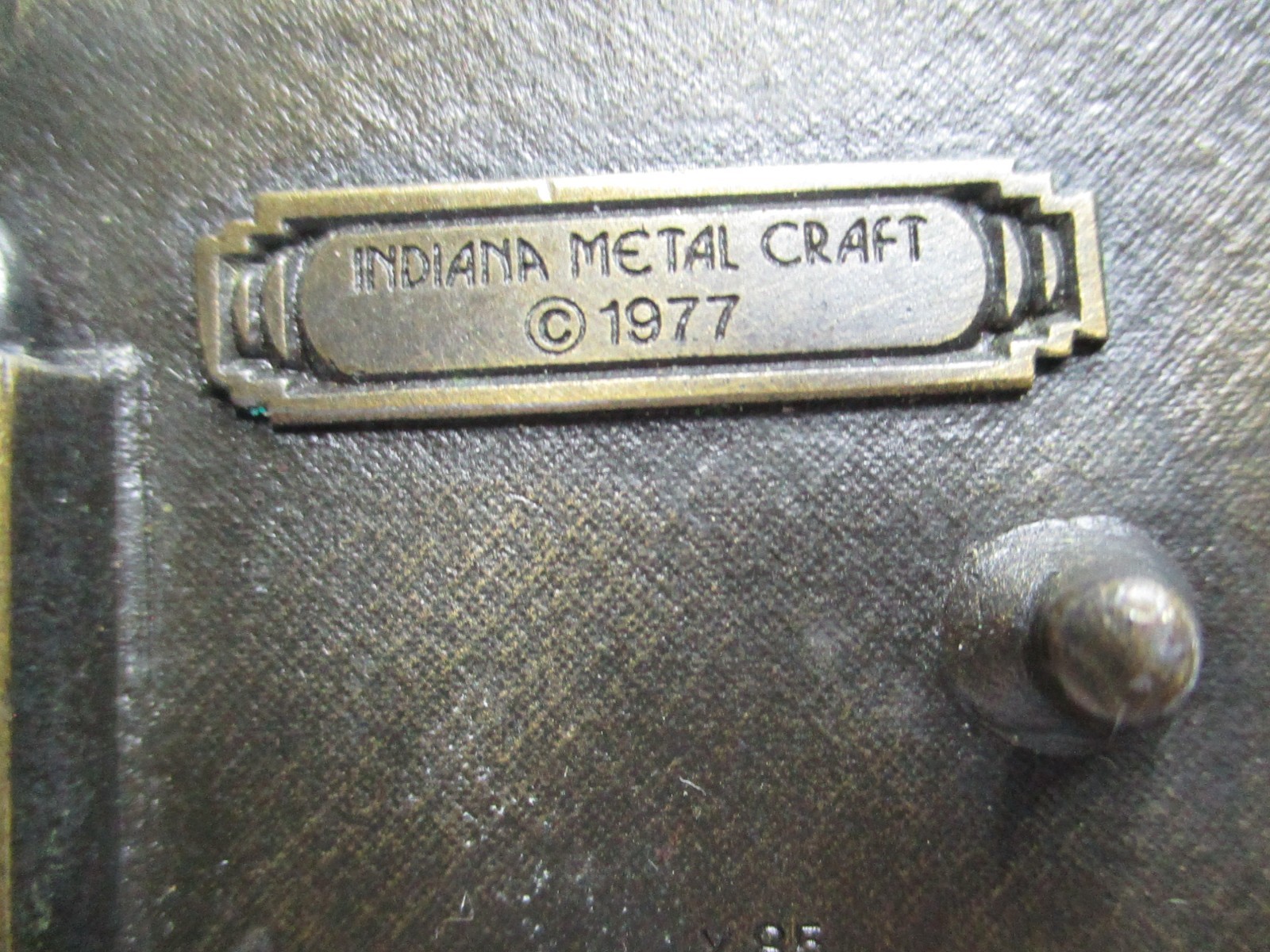 1977 I »LL GIVE UP MY GUN WHEN THEY PRY IT FROM Belt Buckle Indiana Metal Craft