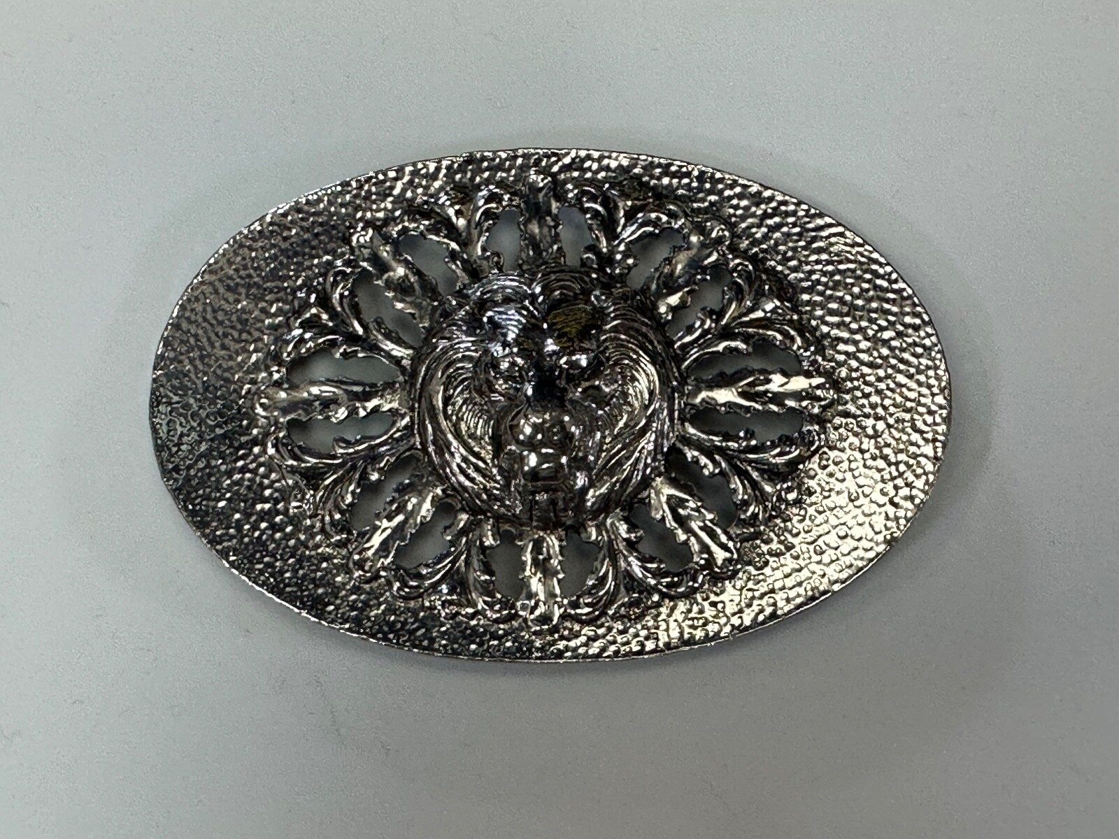 Lions Head Bust Raised Silver Tone See Through Vintage Oval Belt Buckle