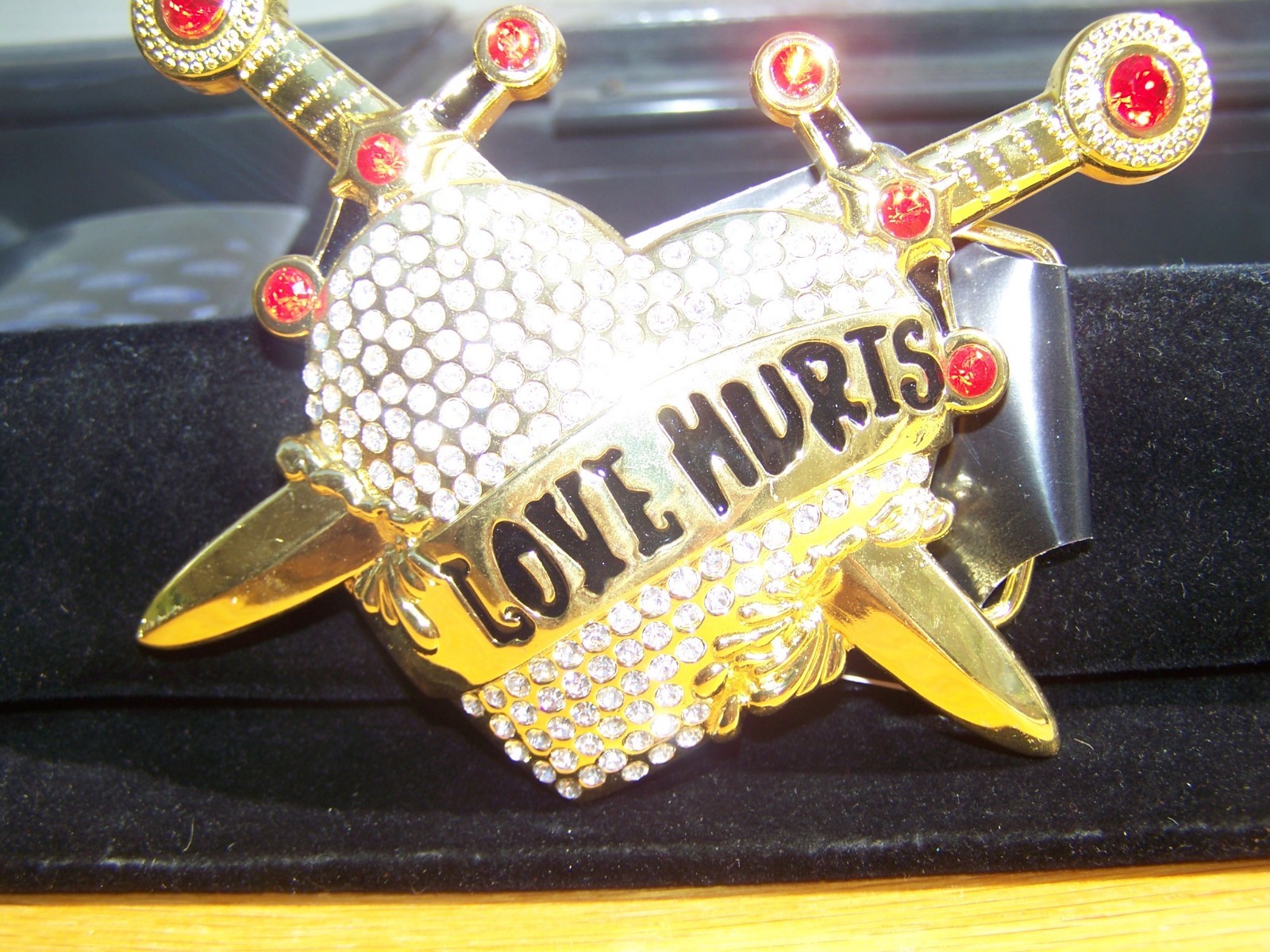 Hot Buckles Gold Heart Swords Love Hurts Rhinestone Belt Buckle 4.75&Prime; Wide