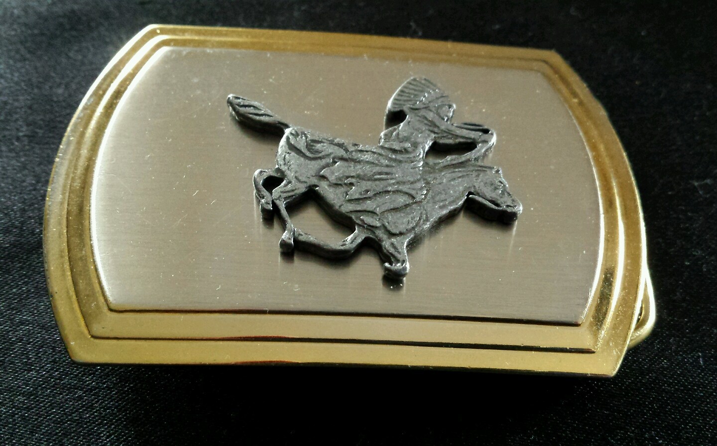 MOUNTED NATIVE AMERICAN WARRIOR HUNTER HORSE BOW & ARROW WESTERN BELT BUCKLE