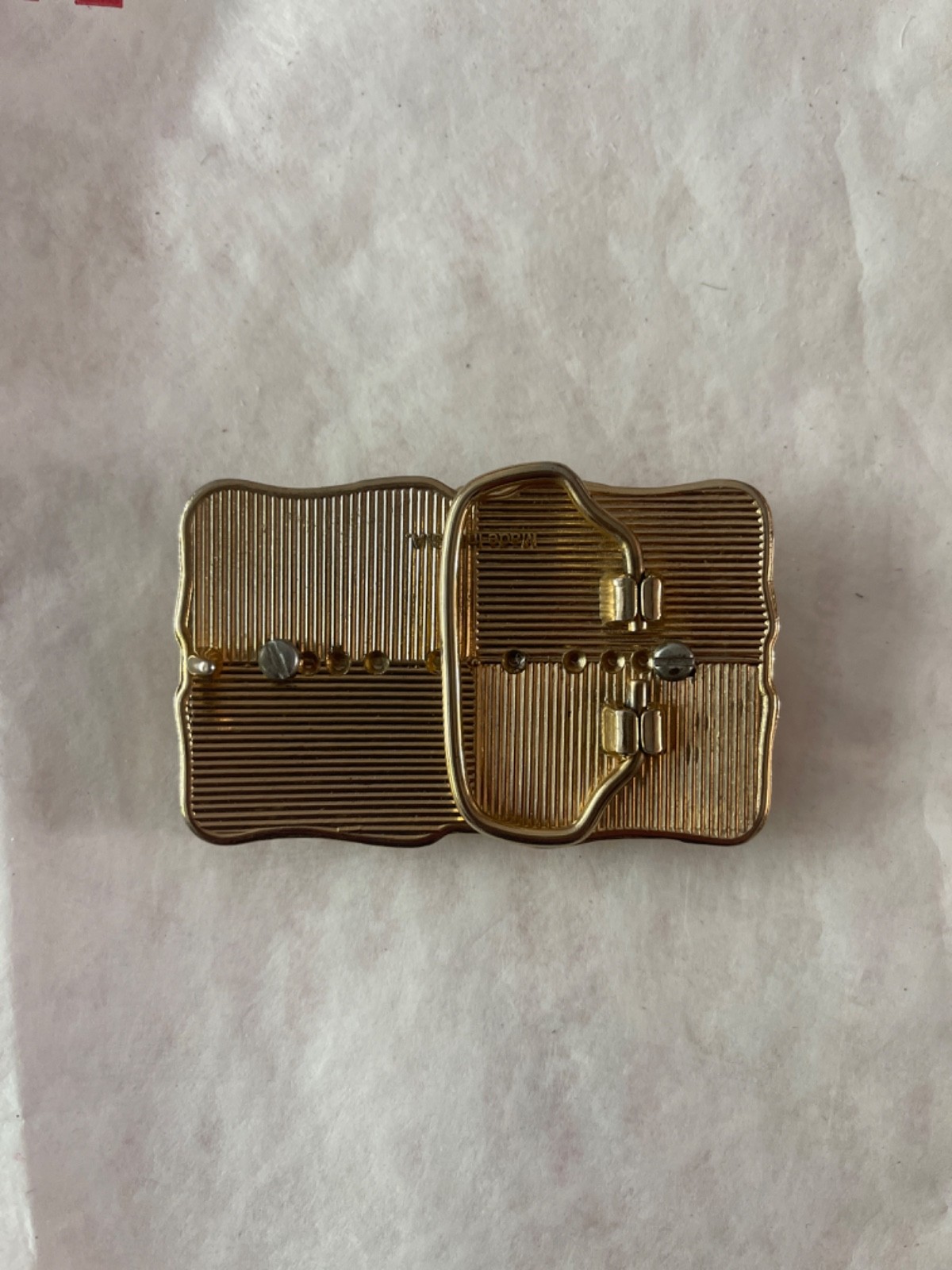 belt buckle