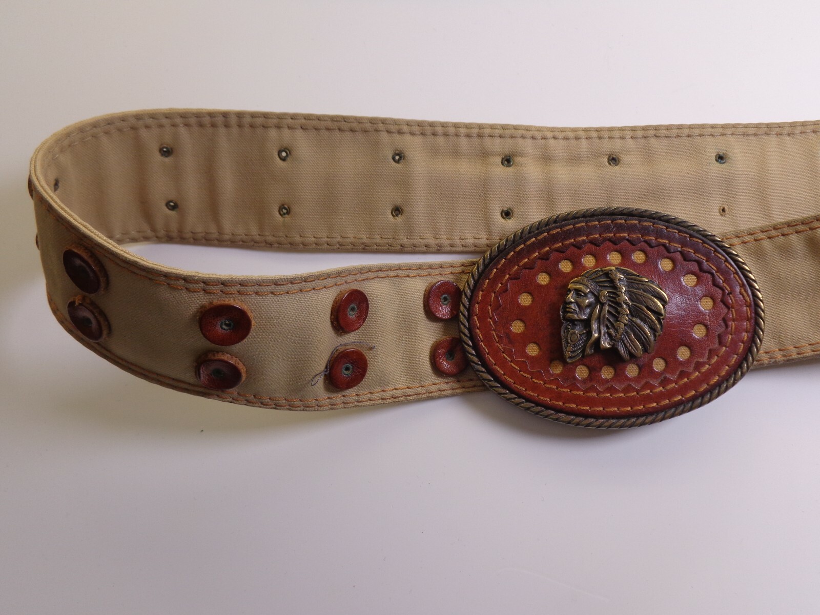 VTG RARE HUGO BOSS LEATHER NATIVE AMERICAN INDIAN CHIEF HEAD BELT BUCKLE 42,9&Prime;