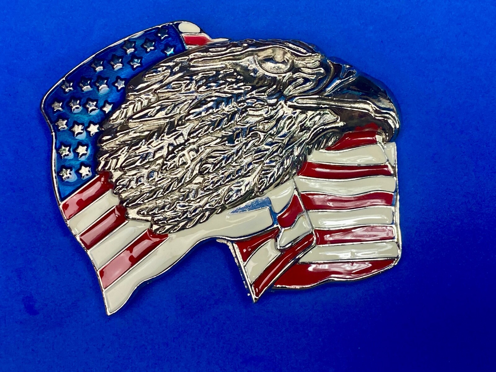 Patriotic American Eagle Head over wavy USA American Flag 4&Prime; belt buckle