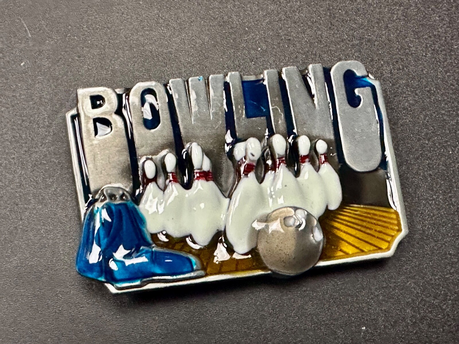 Bowling Sports Commemorative Belt Buckle – Raised Pins, Lane And Ball