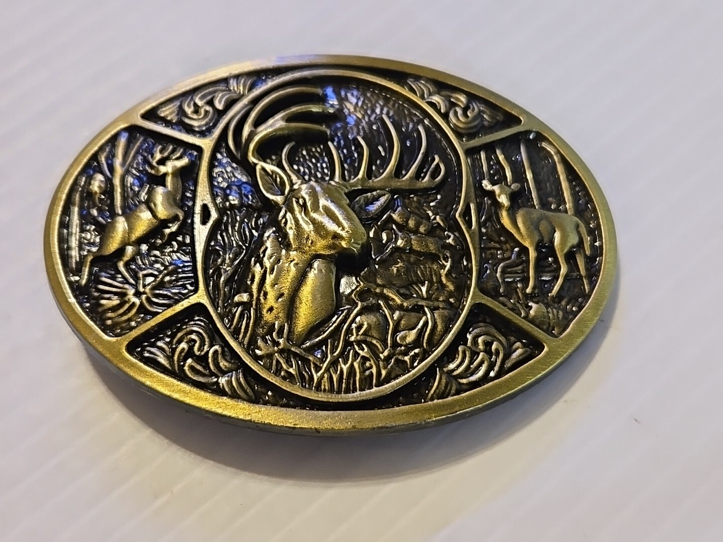 DEER HUNTING BUCK HUNTER Metal Belt Buckle (BRASS LOOKING)