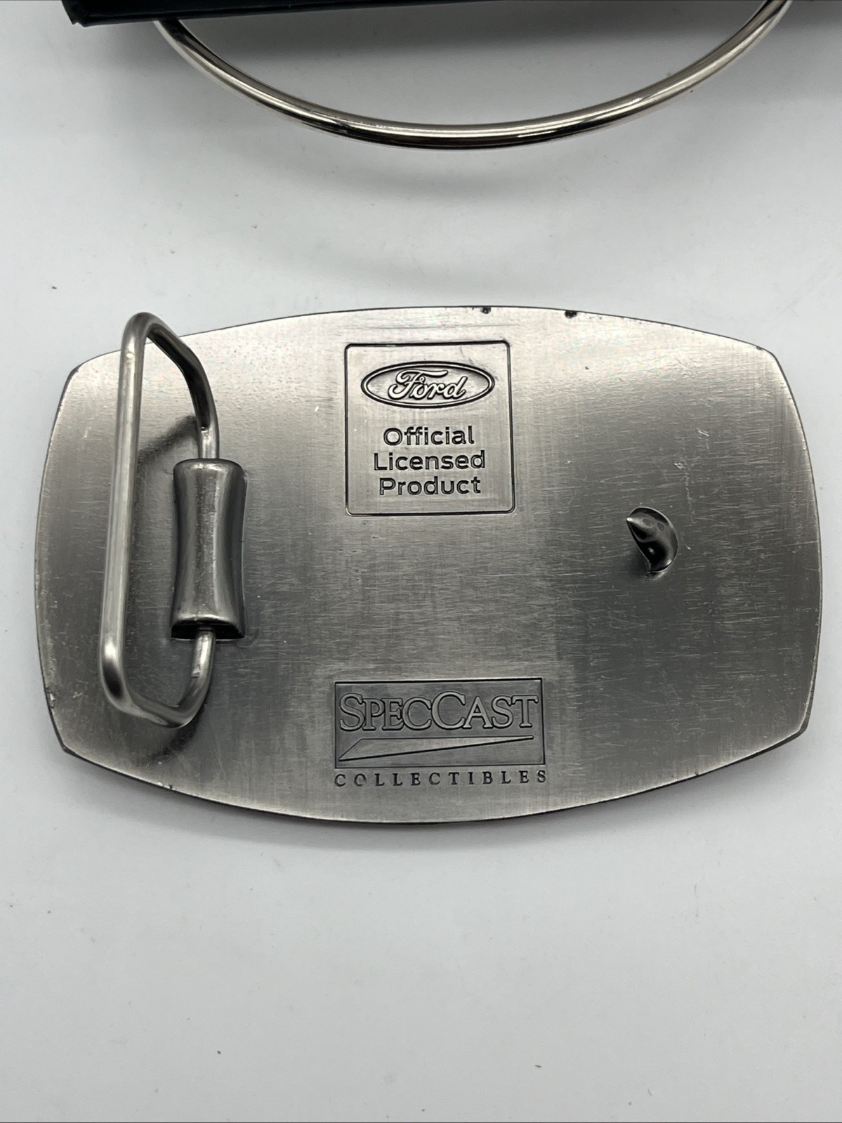FORD OVAL GRILLE ENAMEL BELT BUCKLE OFFICIALLY LICENSED PRODUCT