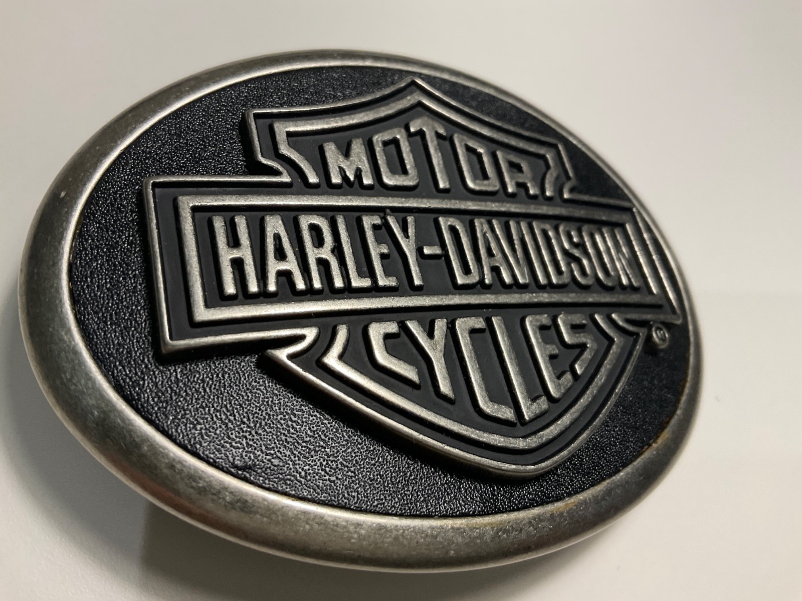Harley-Davidson buckle w/ Bar&Shield.Antique nickel .Leather patch.#HDMBU10069.