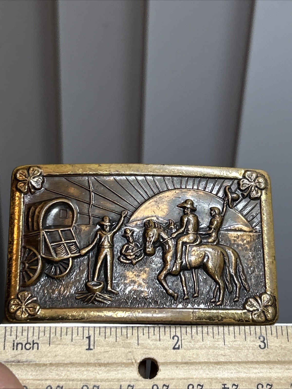 46. Vtg Brass Cowboy Wagon Clovers Round up Scene Belt Buckle 3 1/8&Prime; x 1 7/8&Prime;