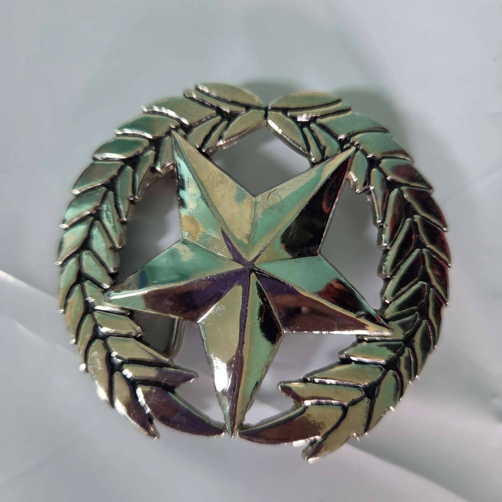 Silver Star Laurel Wreath Belt Buckle Western Americana Military Style Accessory