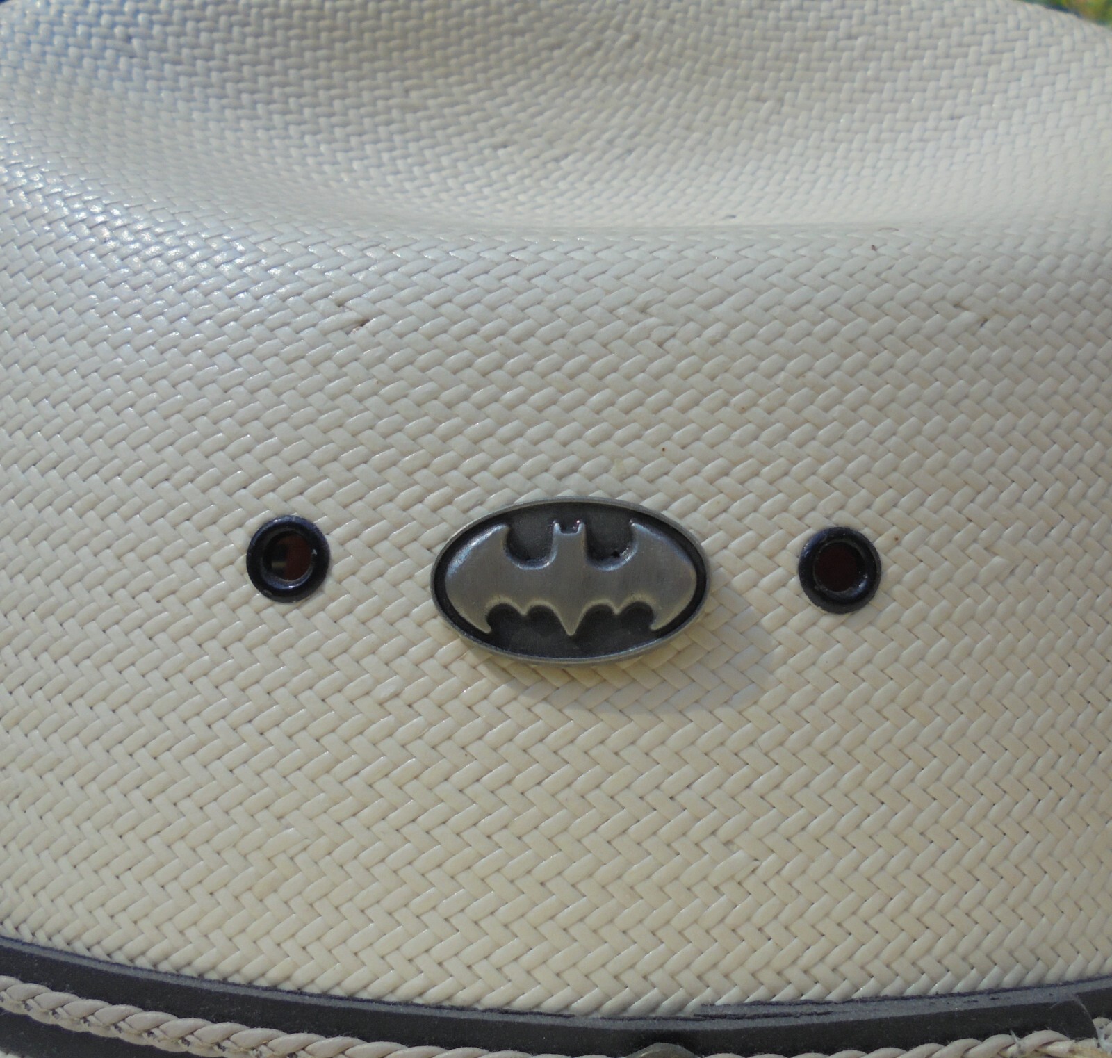BATMAN LOGO HAT PIN SOLID DARKER PEWTER COLOR FINISH-new