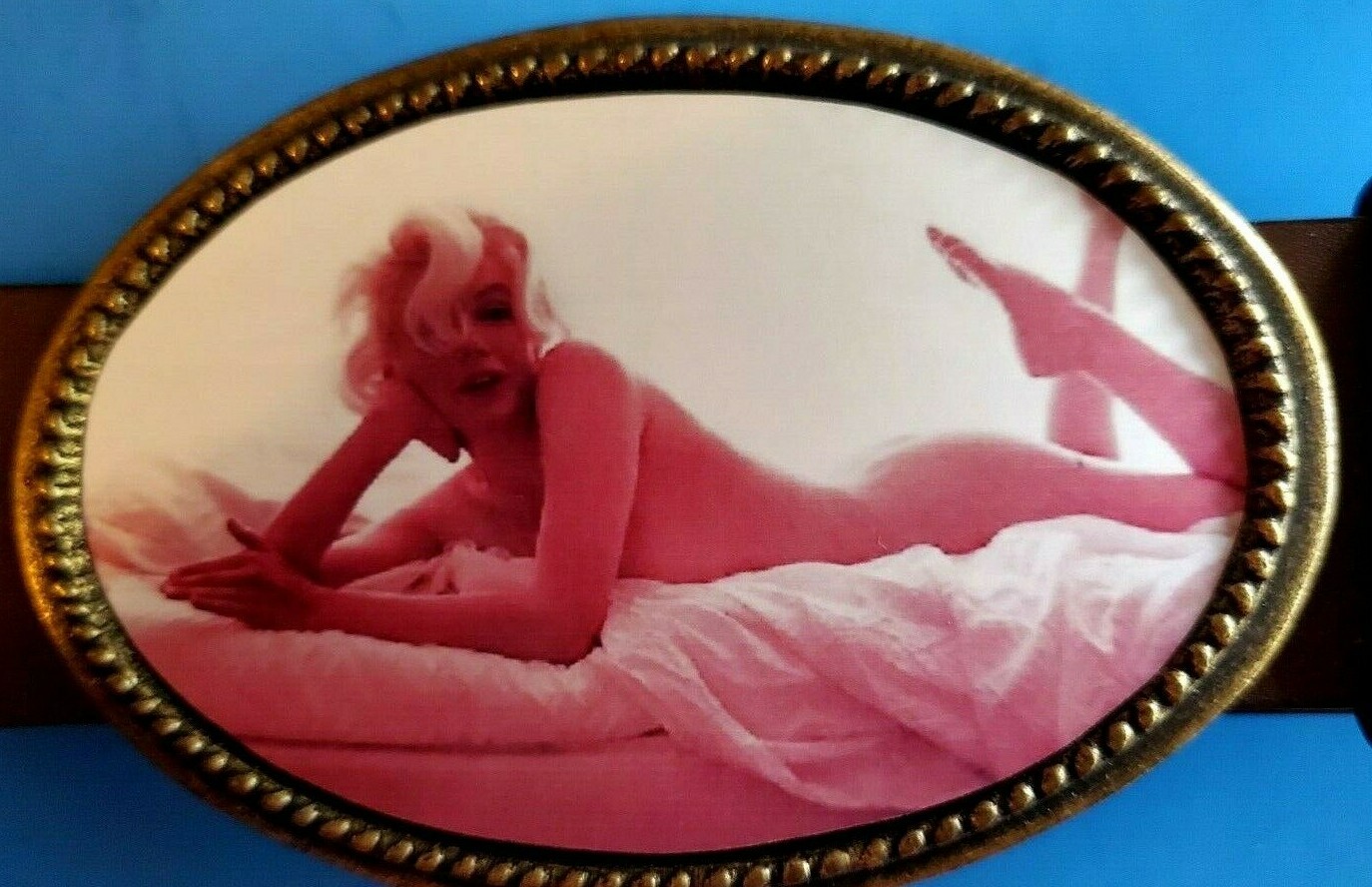 Marilyn Monroe – Very Sexy Pose Belt Buckle New!