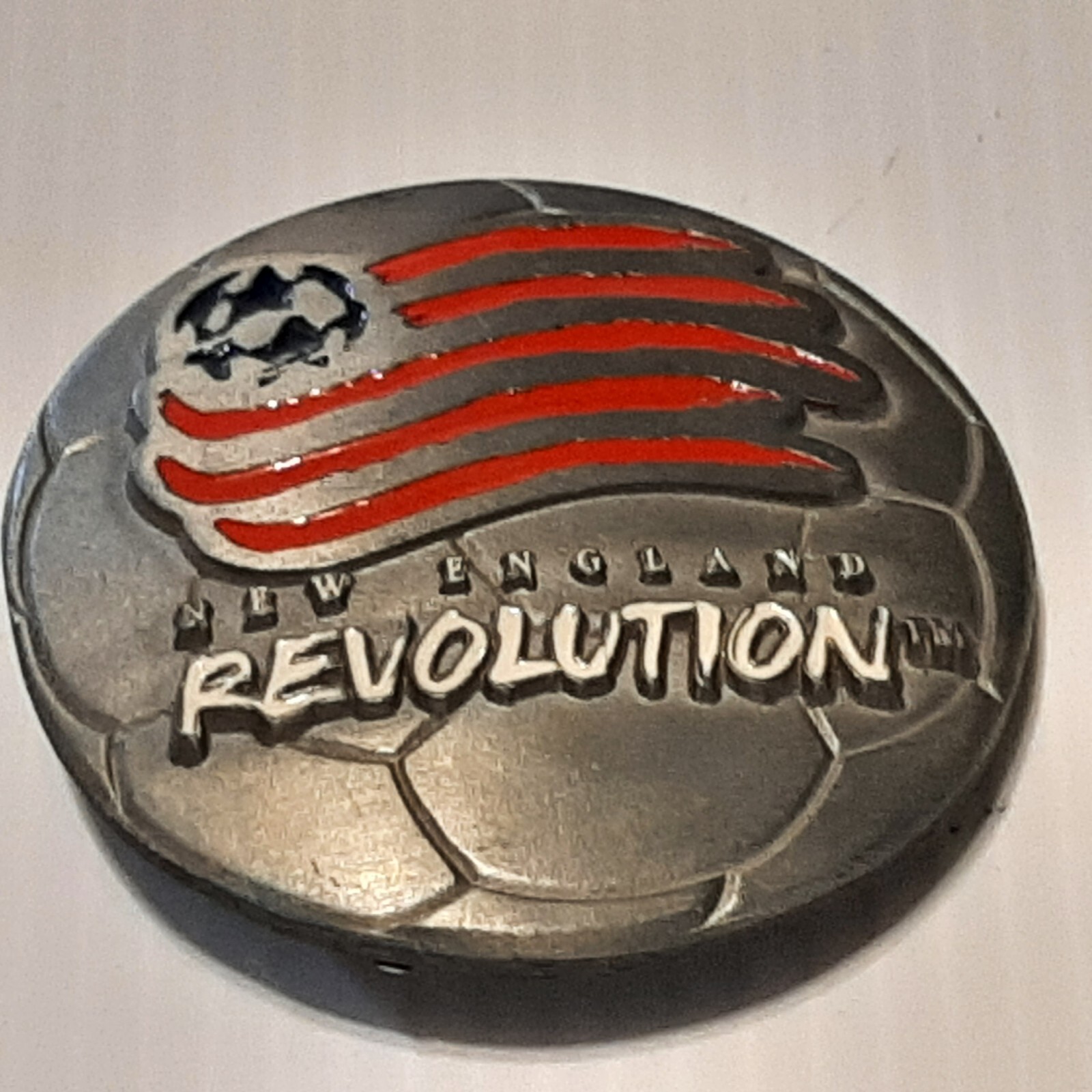 SILVER PEWTER MLS SOCCER NEW ENGLAND REVOLUTION Metal Belt Buckle