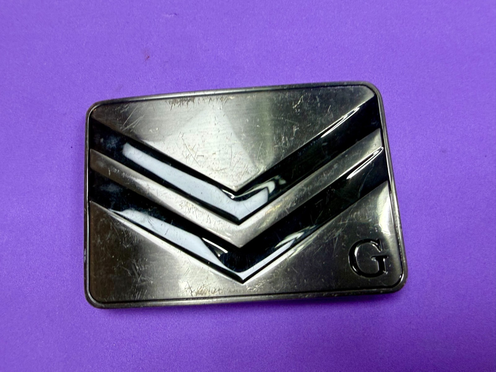 Two Stacked Chevron Shapes? Black Enamel Stripes G Letter Belt Buckle