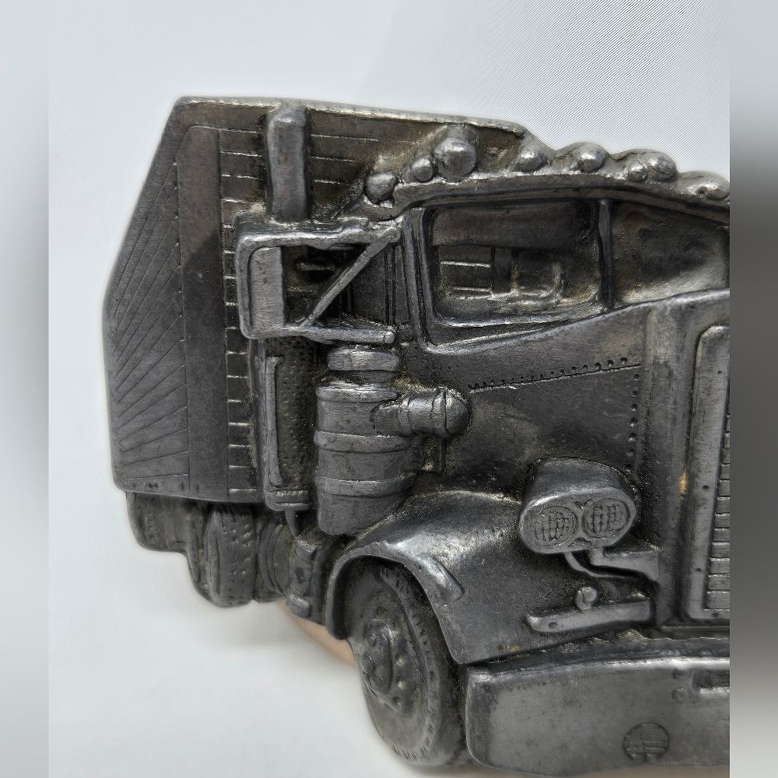 VINTAGE BIG RIG 3D PEWTER METAL BELT BUCKLE TRUCKER TRUCKING MADE IN USA MEN OS