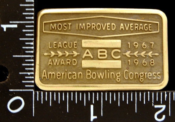 MG16143 VINTAGE ***IMPROVED BOWLING AVERAGE*** 1967-1968 BELT BUCKLE