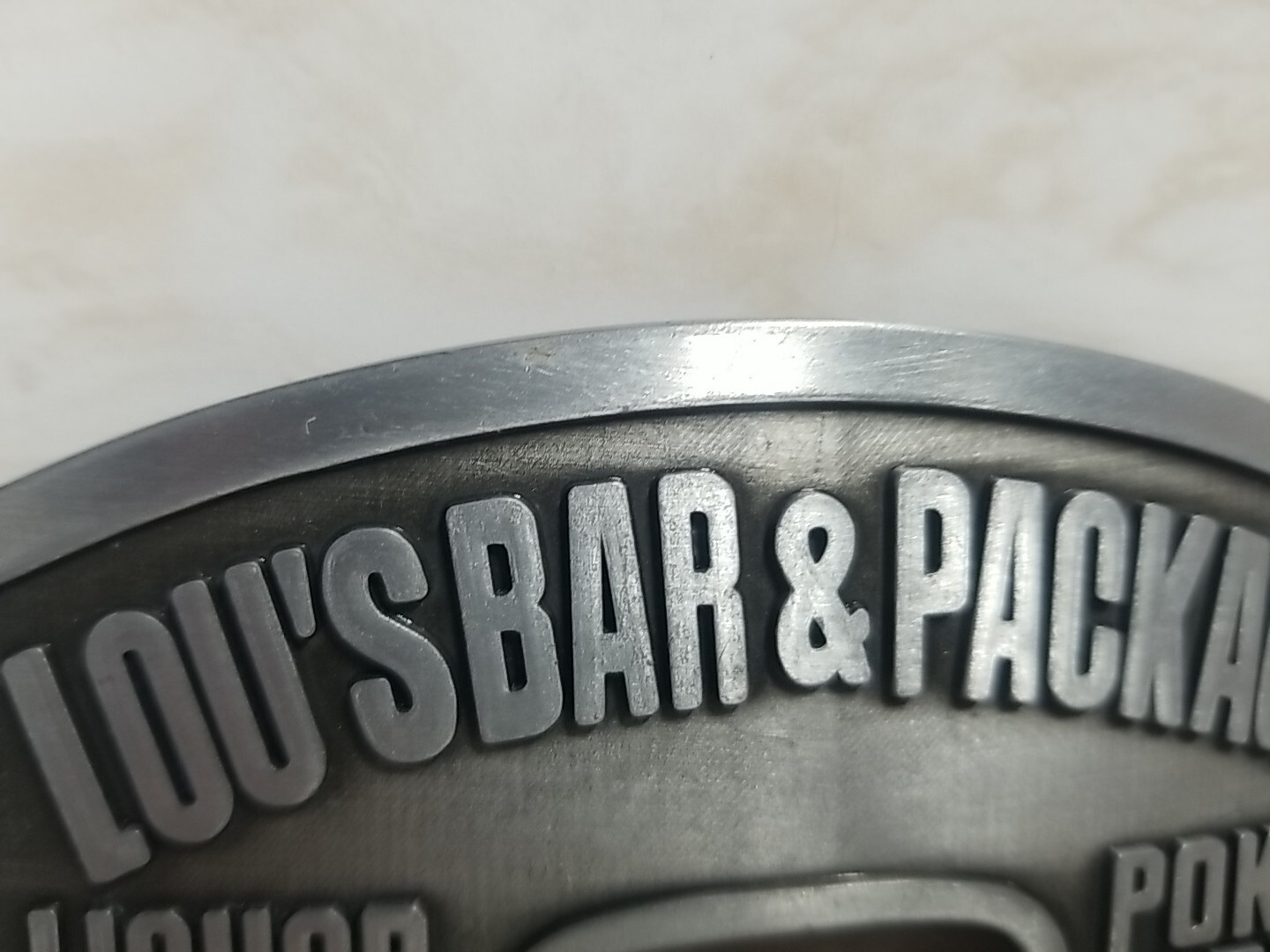 Lou&rsquo;s Bar BELT BUCKLE Poker & Liquor with Bottle Opener