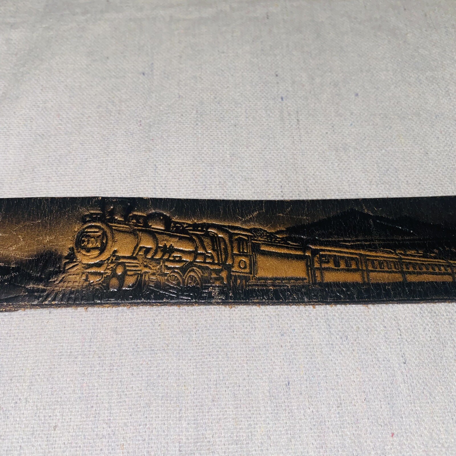 Vintage 1995 Bergamot Leather Embossed Train Belt Colored Railroad Buckle