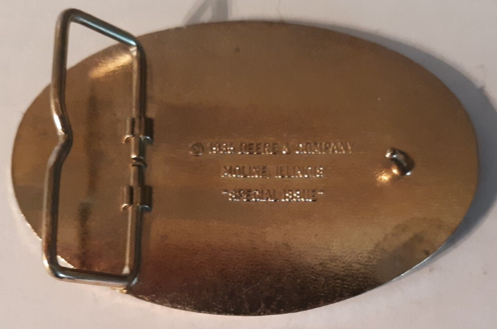 belt buckle 1985 John Deere Titan II 2 gold 3.75&Prime; long