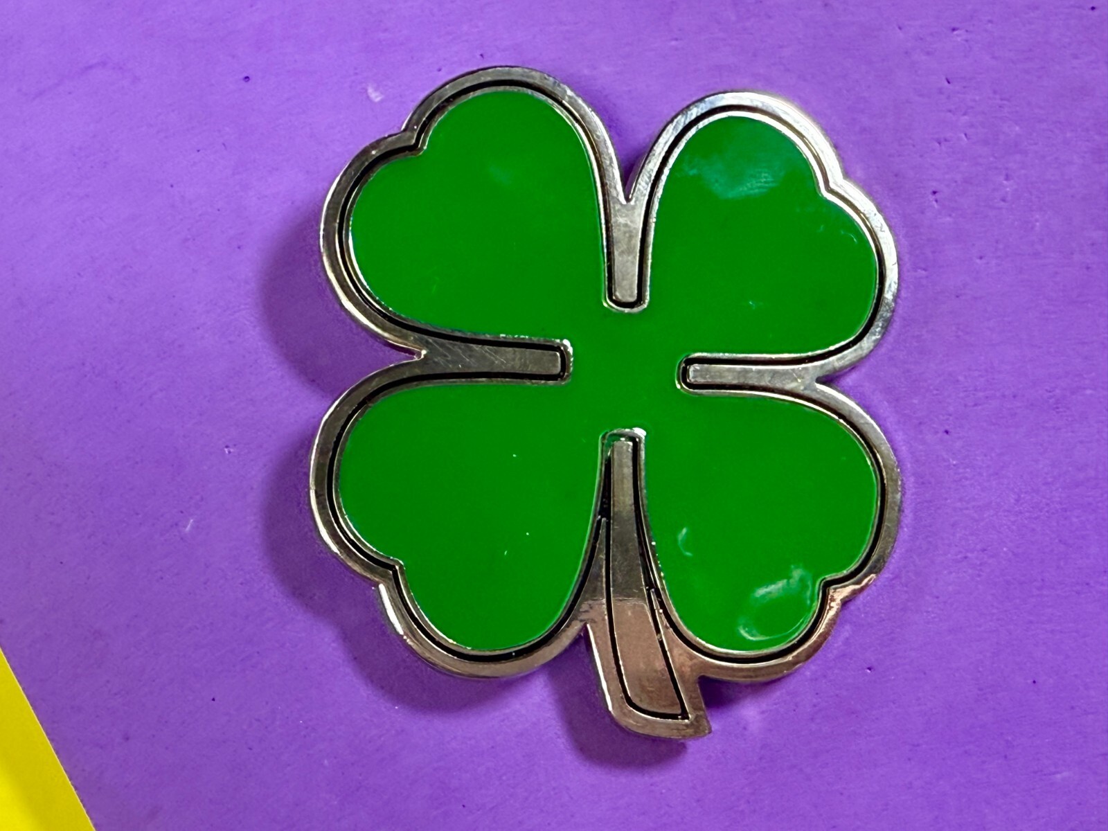 Lucky 4 Leaf Clover Irish St Patrick&rsquo;s Day Shamrock Green Enameled Belt Buckle