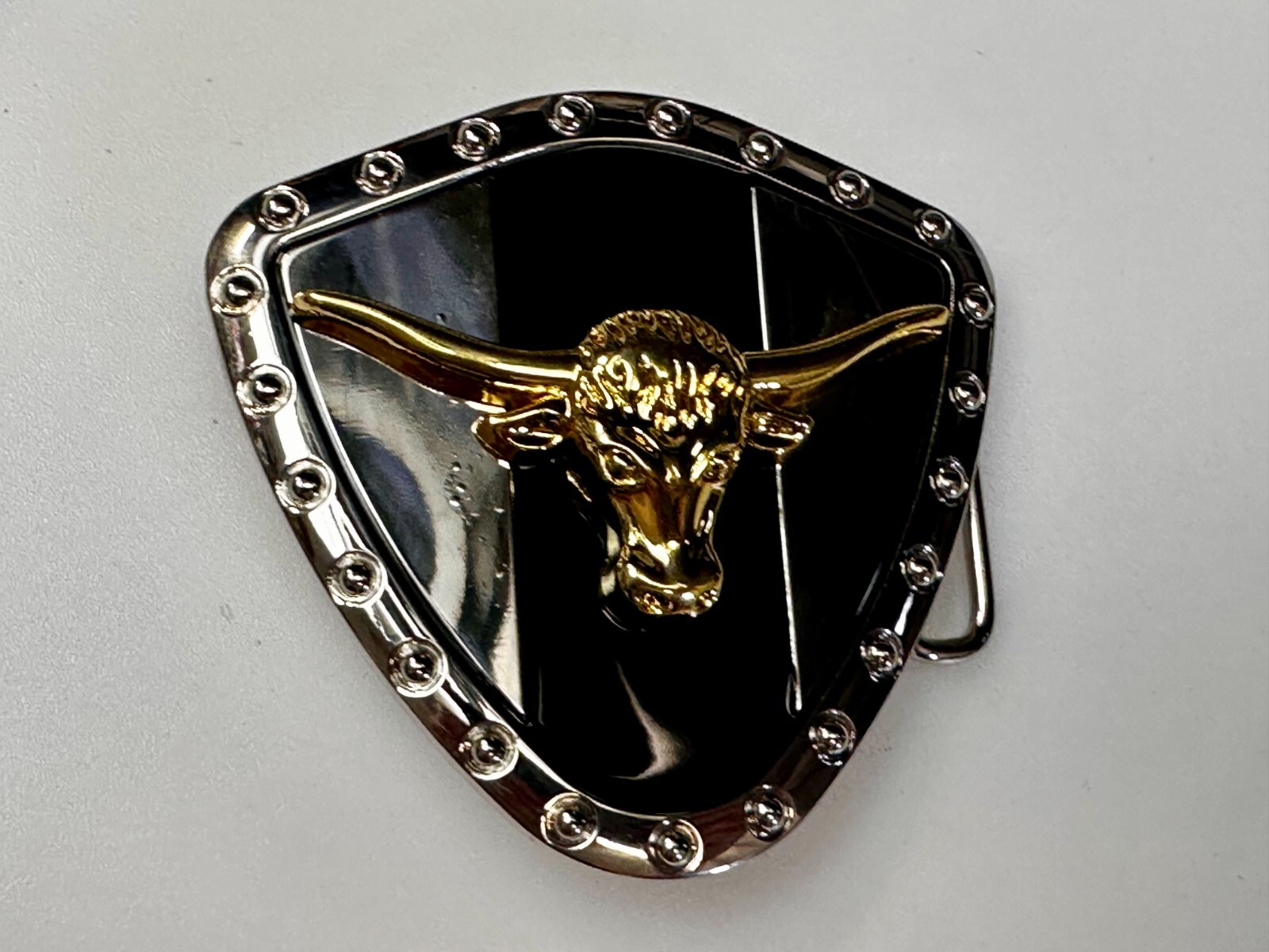 Long Horn Bull Steer Cow Black Stripe On Reflective Shield Pattern Belt Buckle