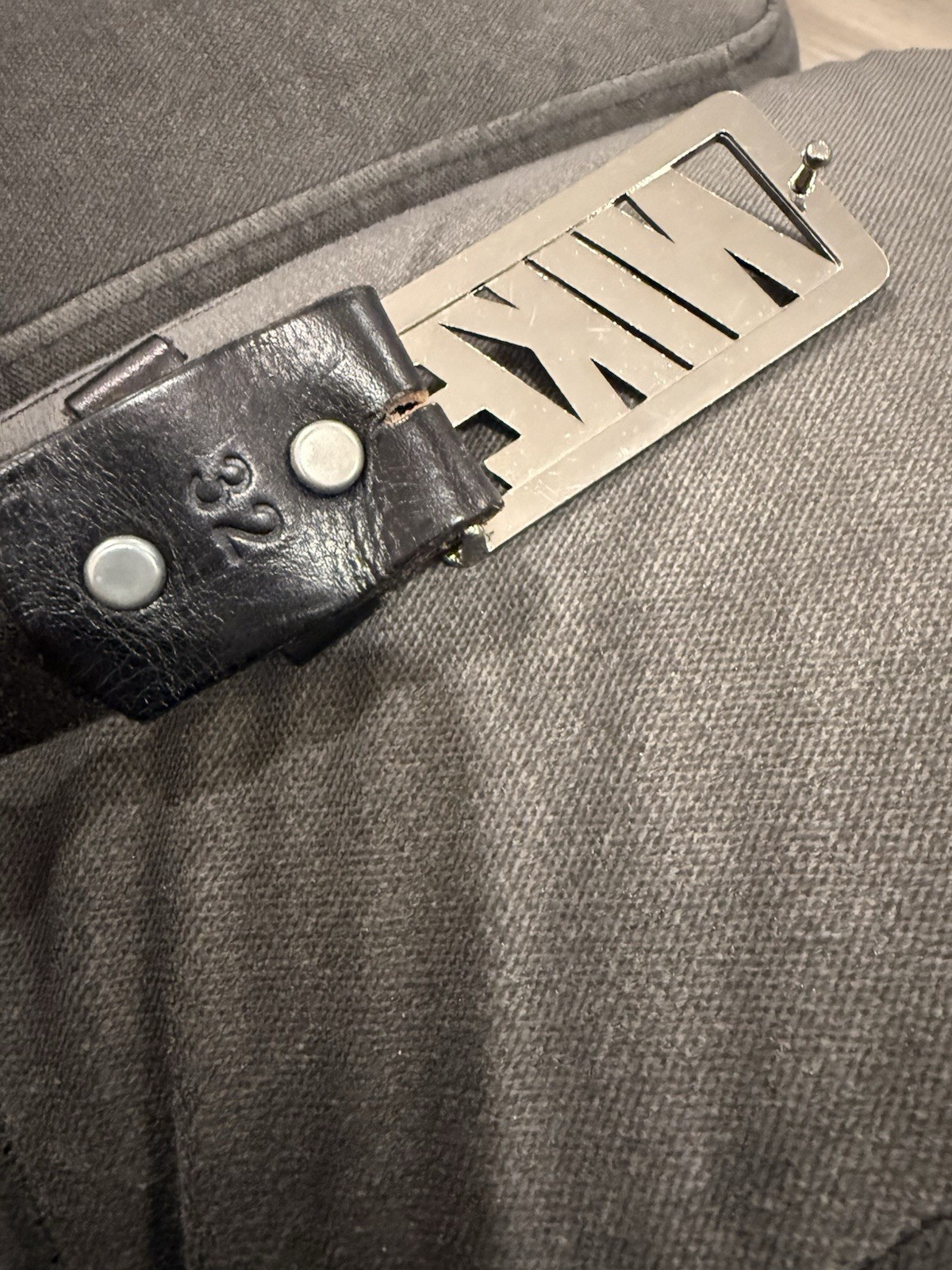 Nike Spellout Sliver Buckle Brown Leather Belt Sz.32