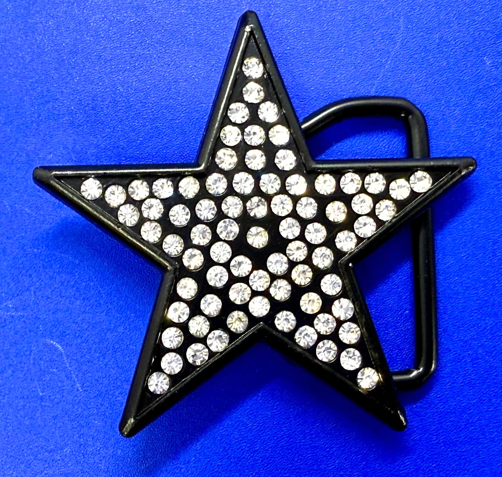 Star Shaped Buckle Rage – Clear Rhinestone Covered Black Metal Belt Buckle