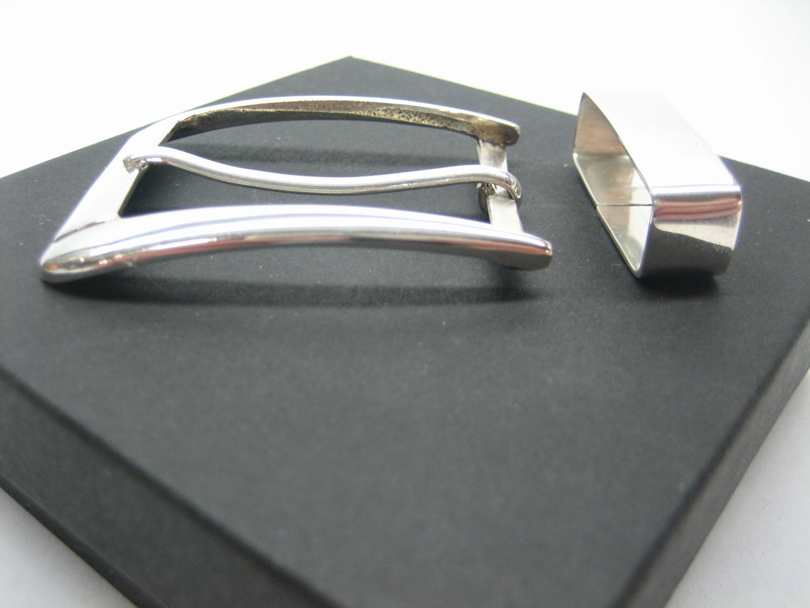 Sterling silver 925 two piece buckle set and Genuine Lizard 30 mm belt U.S.A..