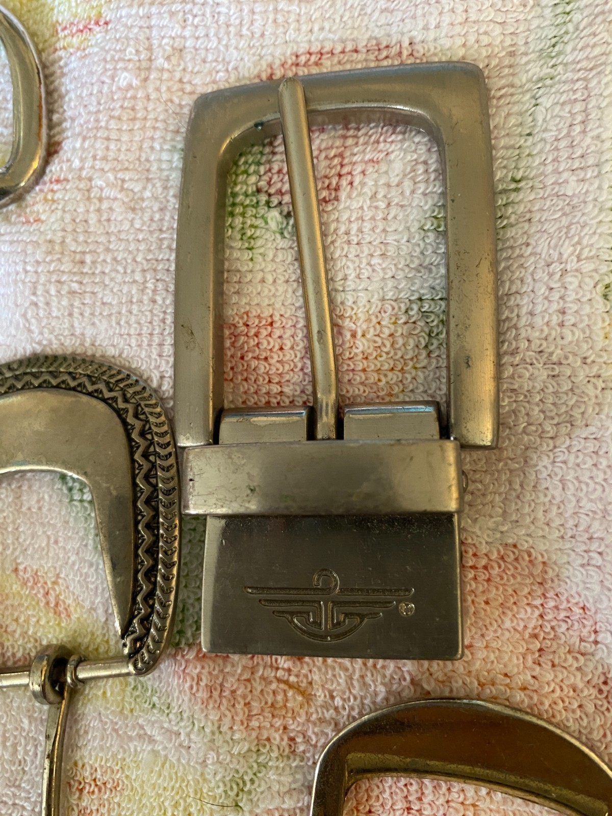 Mixed Belt Buckle Lot Of 6 pre-owned men&rsquo;s belt buckles