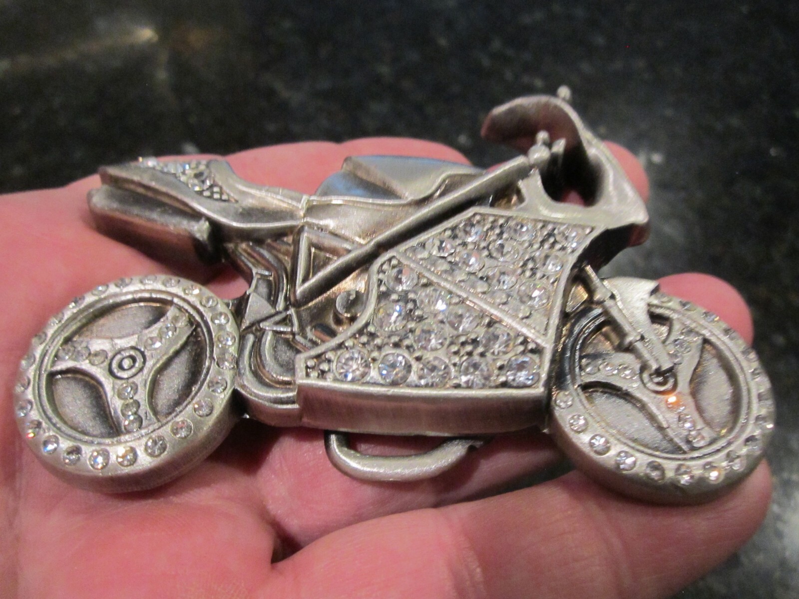 MOTOR CYCLE DESIGN BELT BUCKLE SILVER TONE COVERED IN CRYSTALS GW-17