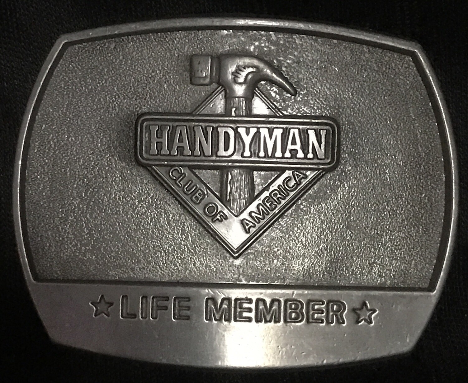 VINTAGE BRASS 1996 HANDYMAN CLUB OF AMERICA LIFE MEMBER NOVELTY BELT BUCKLE