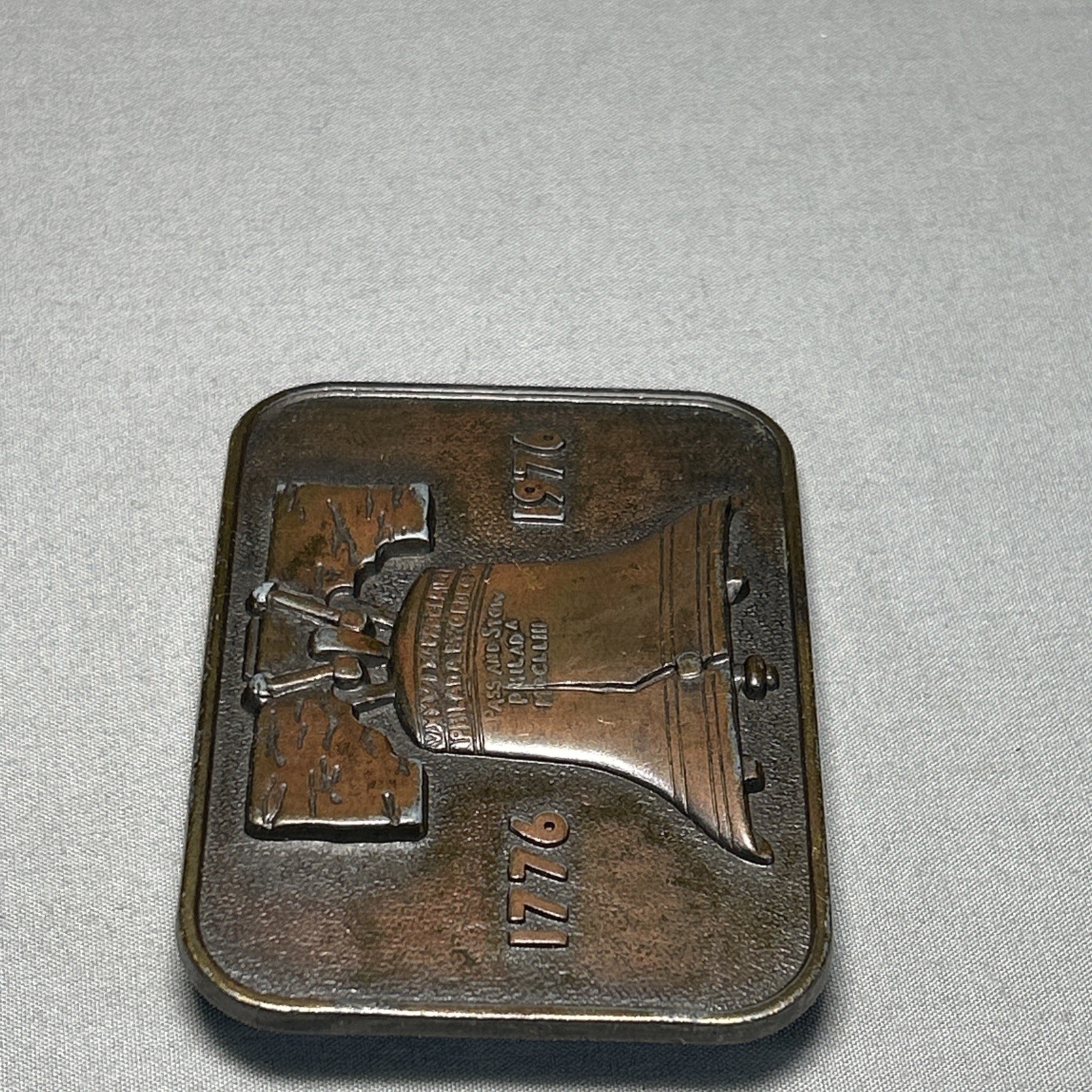 BICENTENNIAL LIBERTY BELL 1776 – 1976 COPPER TONED BELT BUCKLE