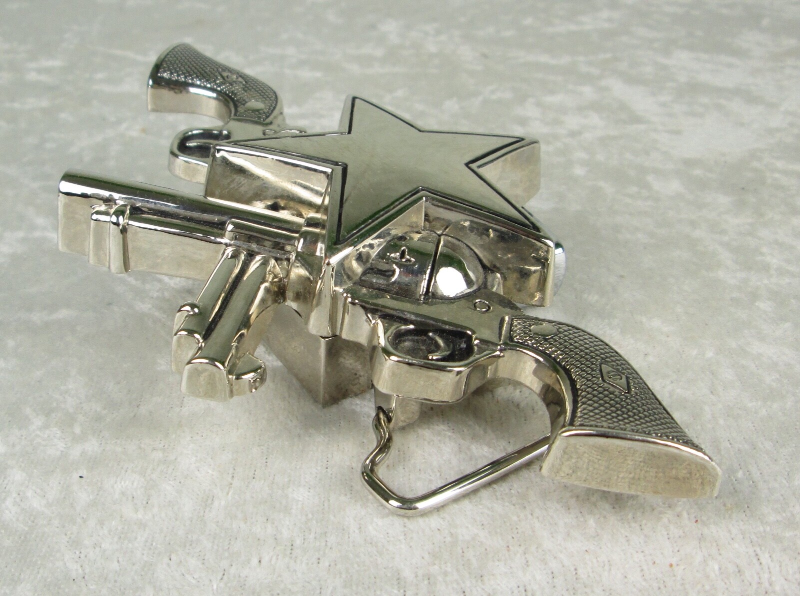 Rock Rebel 2 Revolvers 1 Star Belt Buckle Lighter Holder Pistols Buckle
