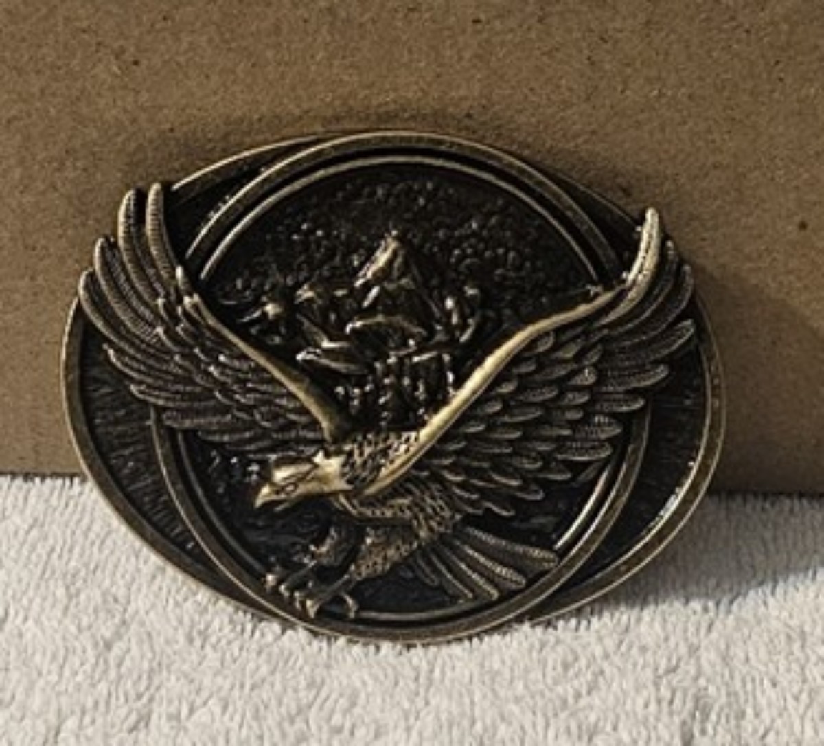 EAGLE FLYING BIRD MOUNTAIN OUTDOOR WESTERN RODEO COWBOY BELT BUCKLE