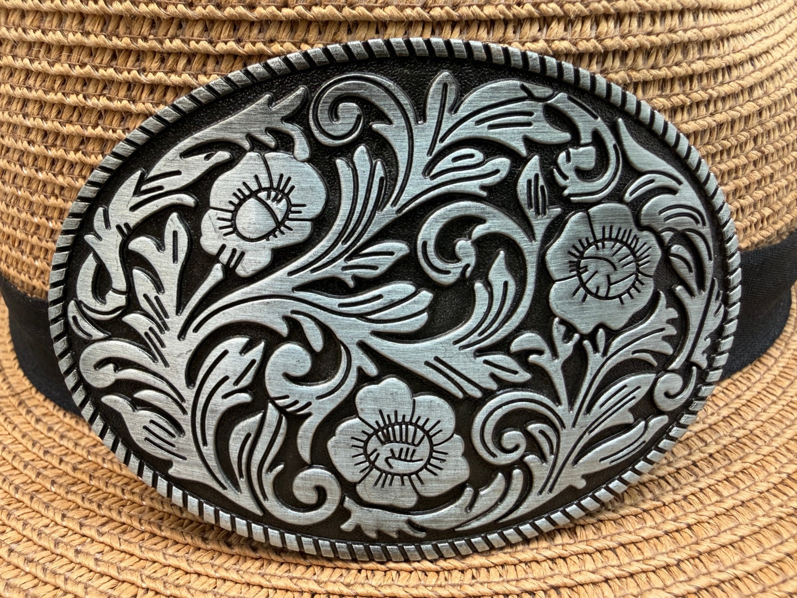 Classic Antiqued Silver Oval Western Cowboy Floral & Vine Belt Buckle