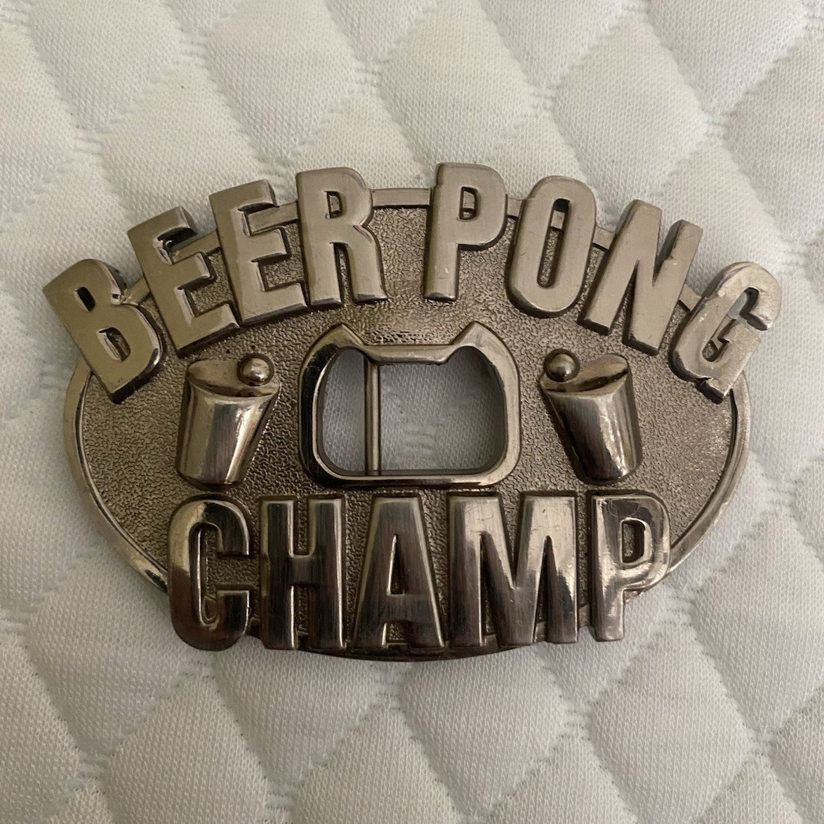 Silver Metal Beer Pong « Champ » Men&rsquo;s Clip Belt Buckle Bottle Opener 1.5 in