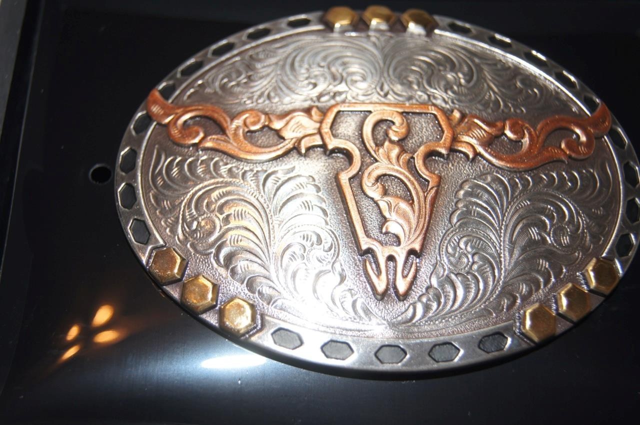 M&F WESTERN Nocona Western Belt Buckle Longhorn Steer Skull Belt Buckle 37949