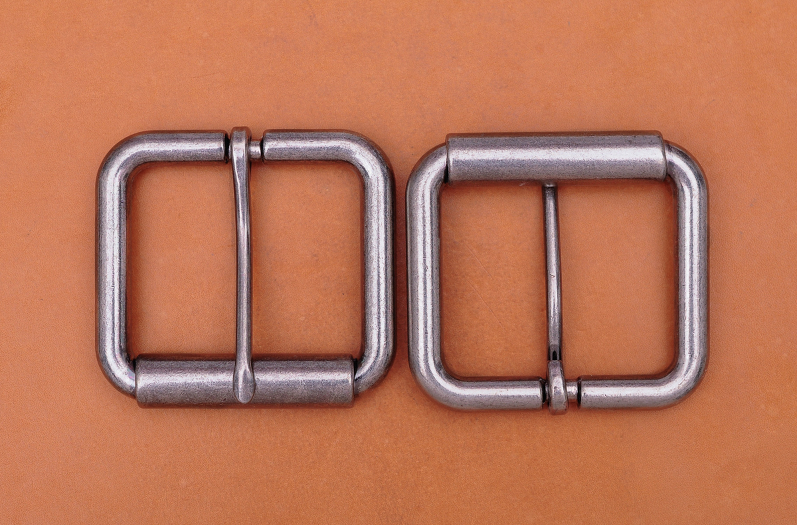 2&Prime; (51mm) Mens Roller Belt Buckle Heel Bar Leather Belt Buckles Antique Silver
