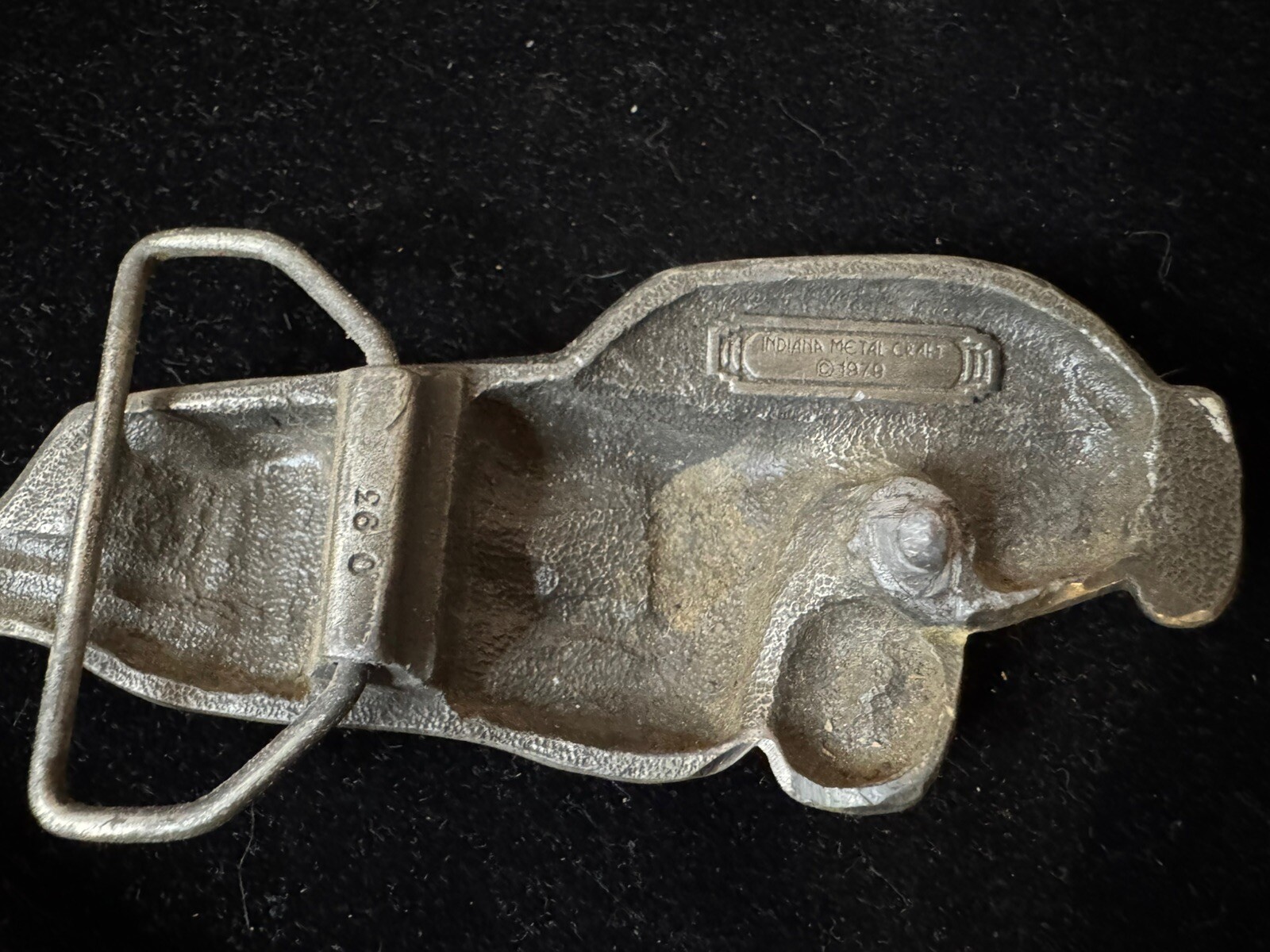 VINTAGE 1978 Indiana Metal Craft CUT-OUT SPORTS CAR BELT BUCKLE