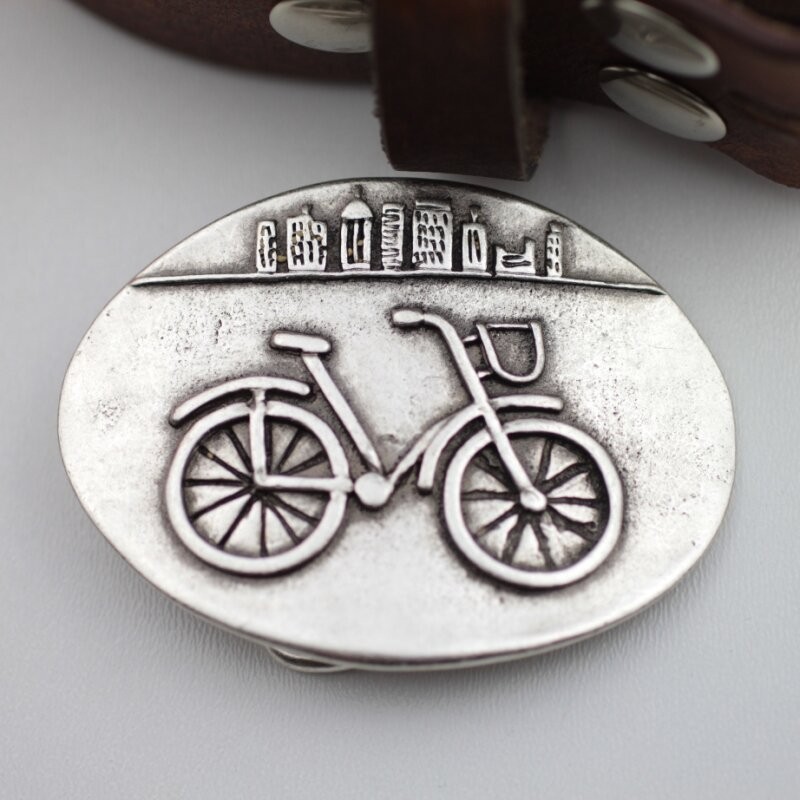 Oval Bicycle Belt Buckle Antique Silver With Road Bike Rider Vintage Style